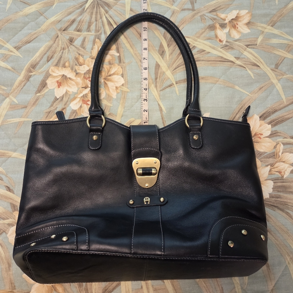 Etienne Aigner Large Leather - Picture 12 of 12